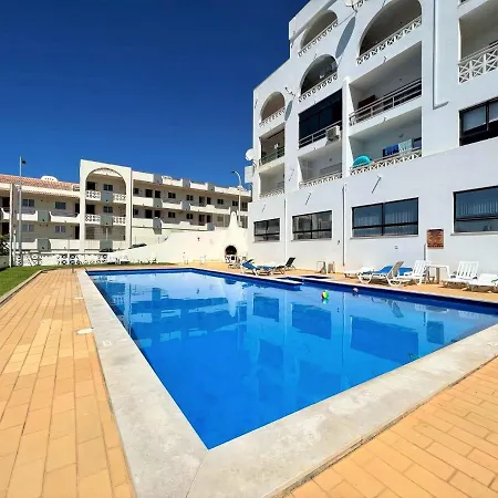 Classic With Pool By Homing Apartment