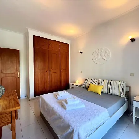 Classic With Pool By Homing Apartment *