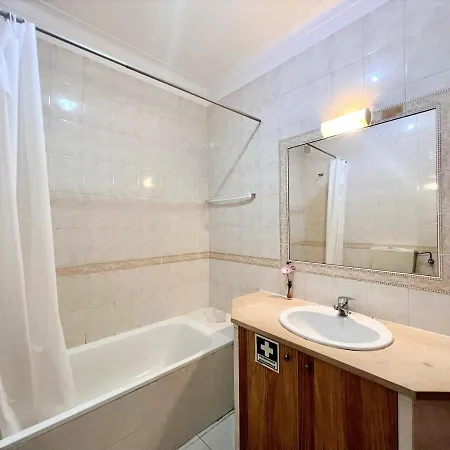 Appartement Classic With Pool By Homing *